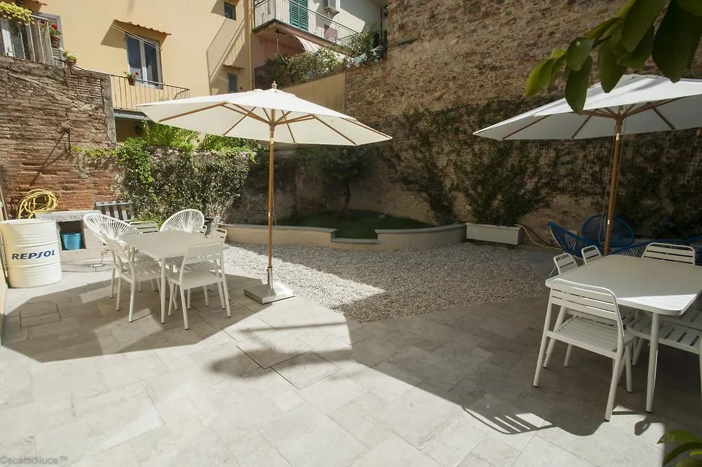 Dimora 16 Rooms & Garden Prato