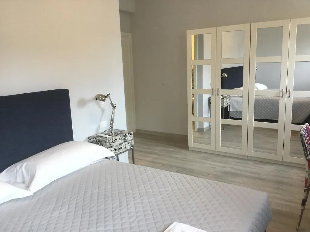 Dimora 16 Rooms & Garden Prato  Prato (Prato)