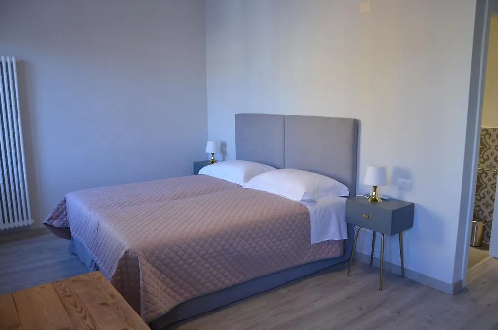 *** Guest house Dimora 16 Rooms & Garden Prato  Italy