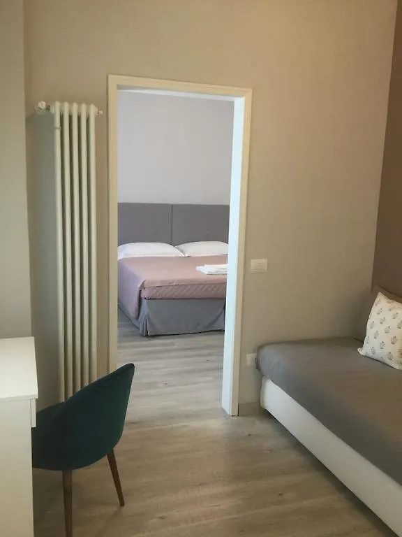 Dimora 16 Rooms & Garden Prato  Prato (Prato)